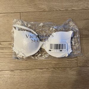 BNWT Victoria Secret Bra